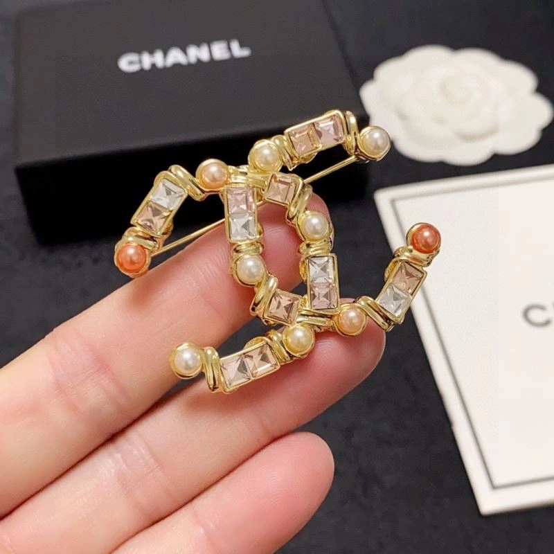 SoftTouch Chanel Brooches 229211