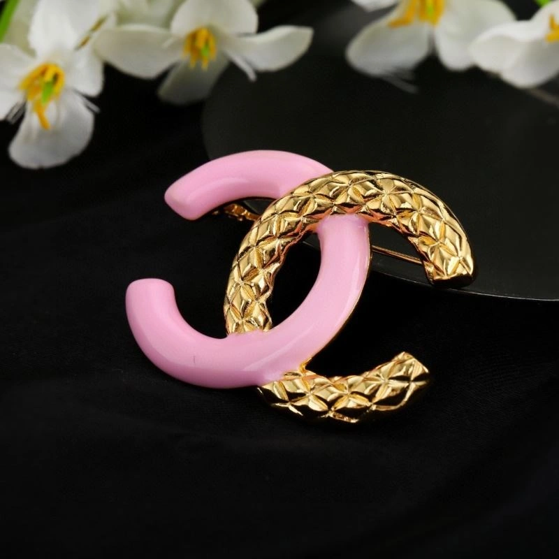 Neat Chanel Brooches 229240