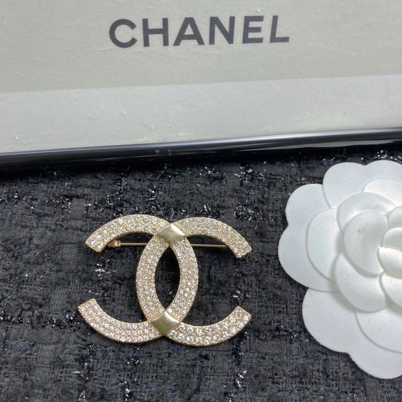 Affordable Chanel Brooches 229206