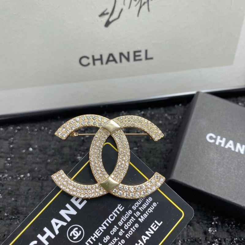 Affordable Chanel Brooches 229206