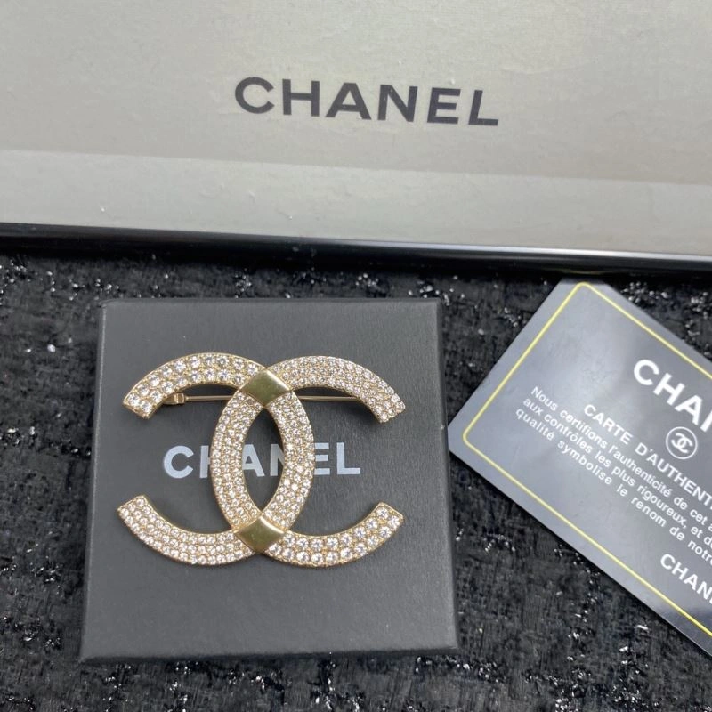 Affordable Chanel Brooches 229206