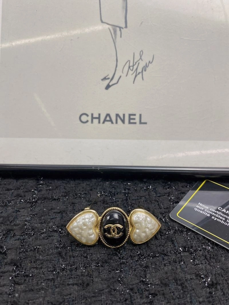 Chanel Brooches Resilient 229222