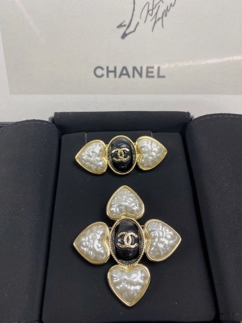 Chanel Brooches Resilient 229222