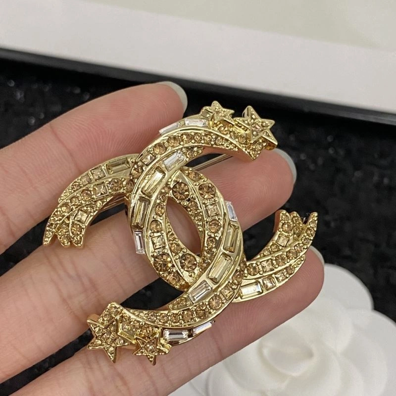 WaterResistant Chanel Brooches 229270