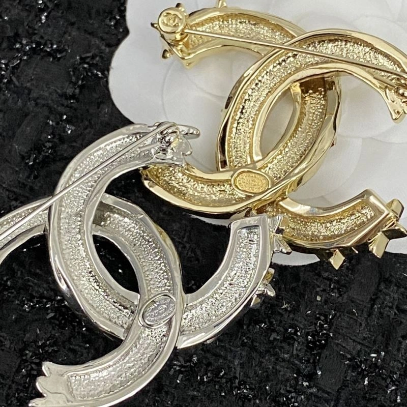 WaterResistant Chanel Brooches 229270