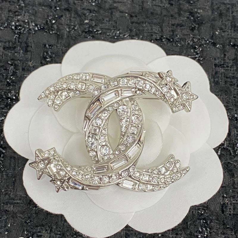 WaterResistant Chanel Brooches 229270