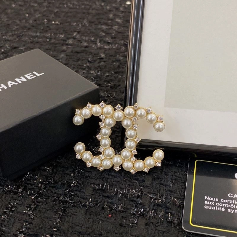 Chanel Brooches DailyWear 229375