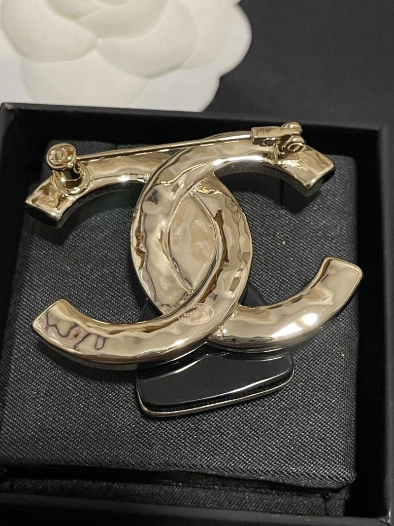 Chanel Brooches Neat 229230