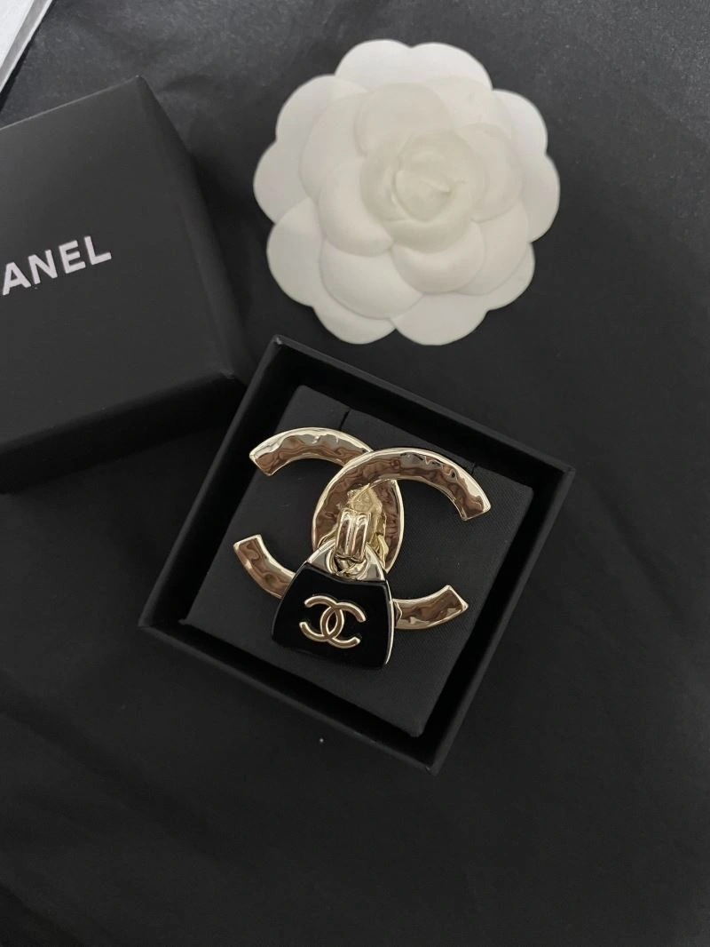 Chanel Brooches Neat 229230