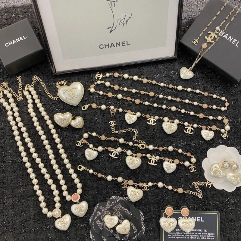 Chanel Brooches Bold 229194