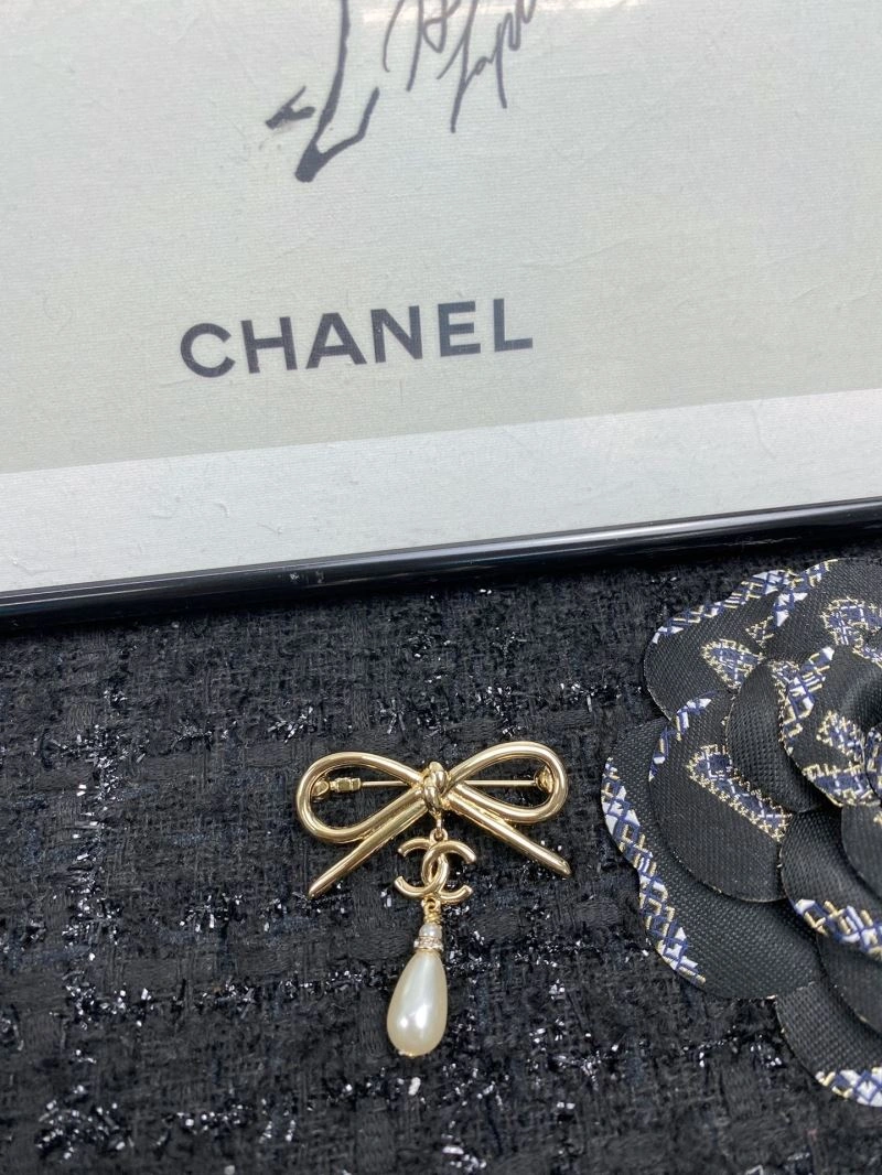 Chanel Brooches Bold 229196