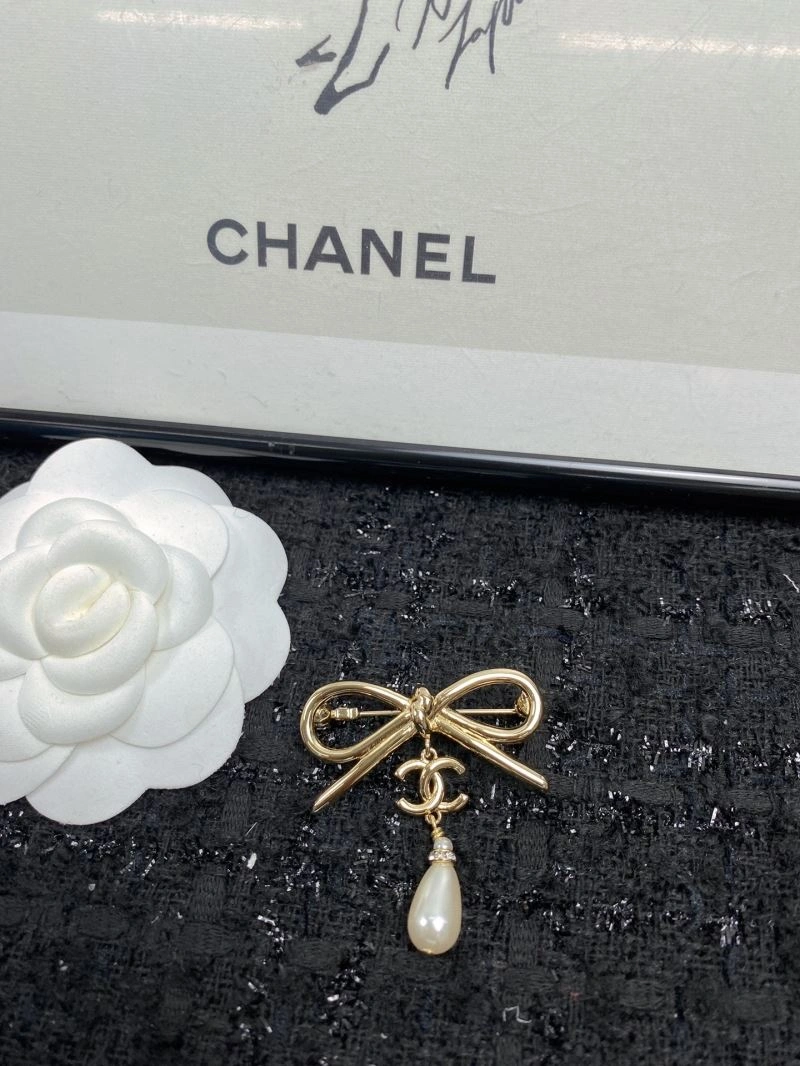 Chanel Brooches Bold 229196