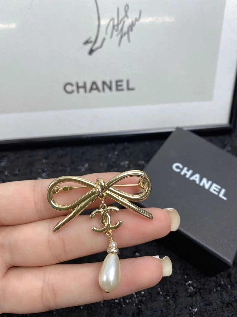 Chanel Brooches Bold 229196