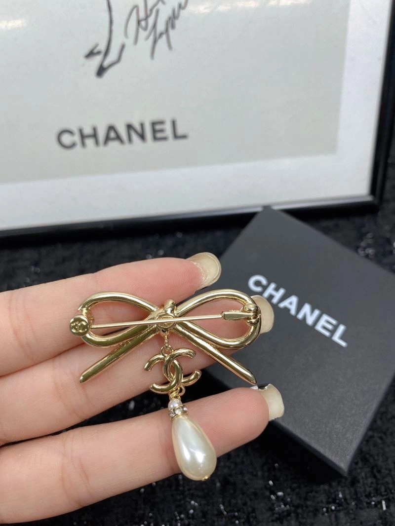 Chanel Brooches Bold 229196
