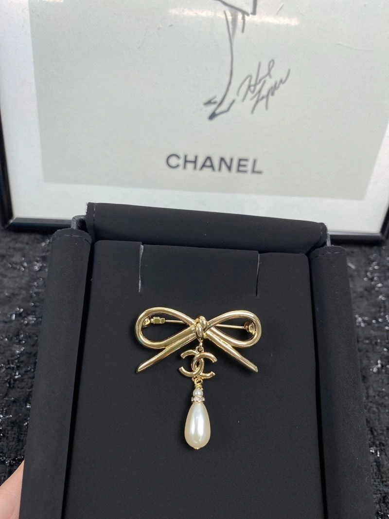 Chanel Brooches Bold 229196