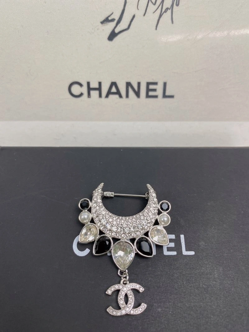 Trendsetting Chanel Brooches 229187