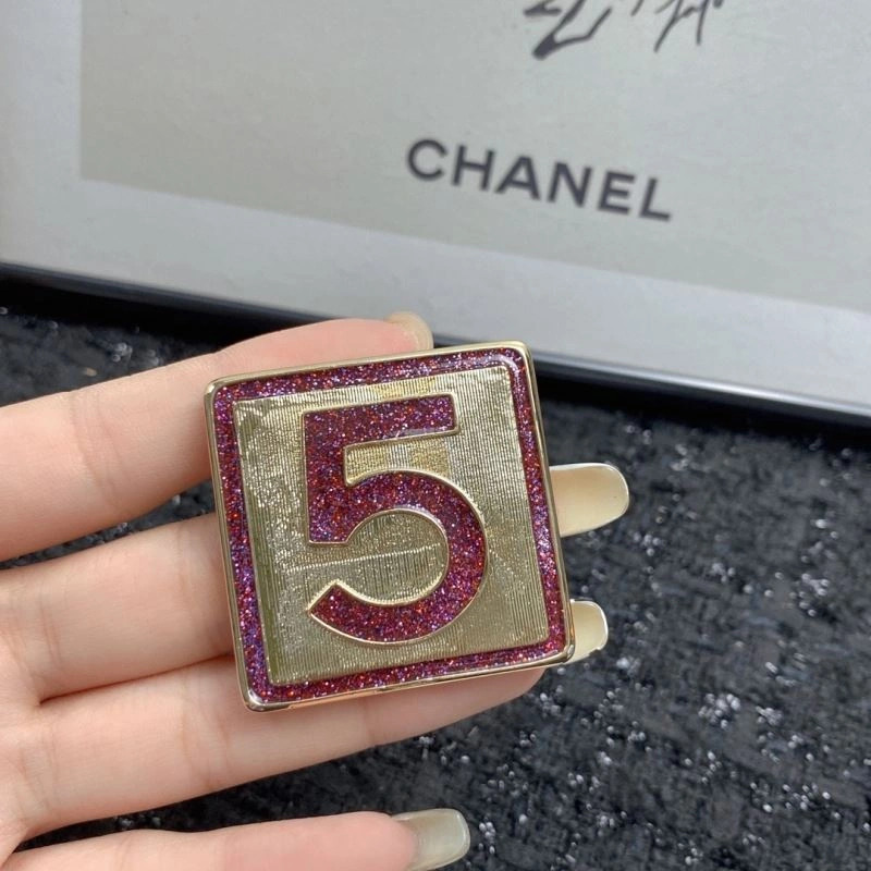 Sustainable Chanel Brooches 229193