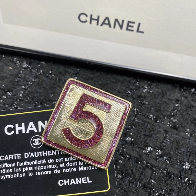 Sustainable Chanel Brooches 229193