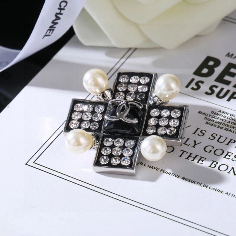 Chanel Brooches Chic 229205