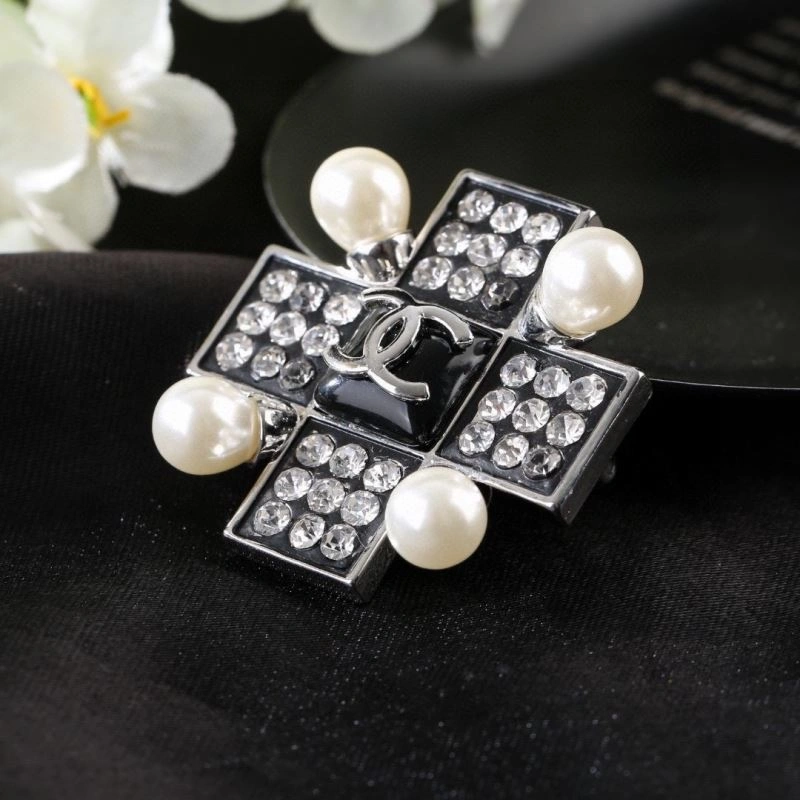 Chanel Brooches Chic 229205