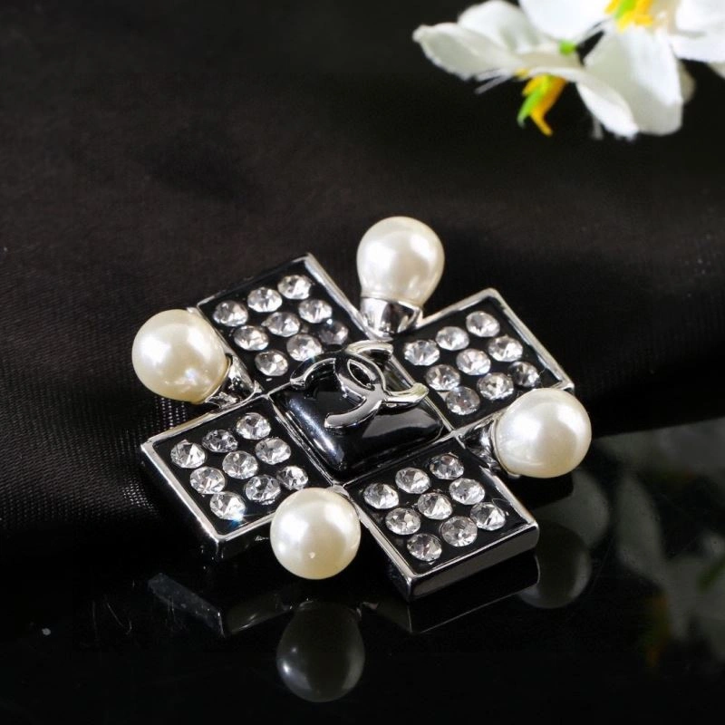 Chanel Brooches Chic 229205