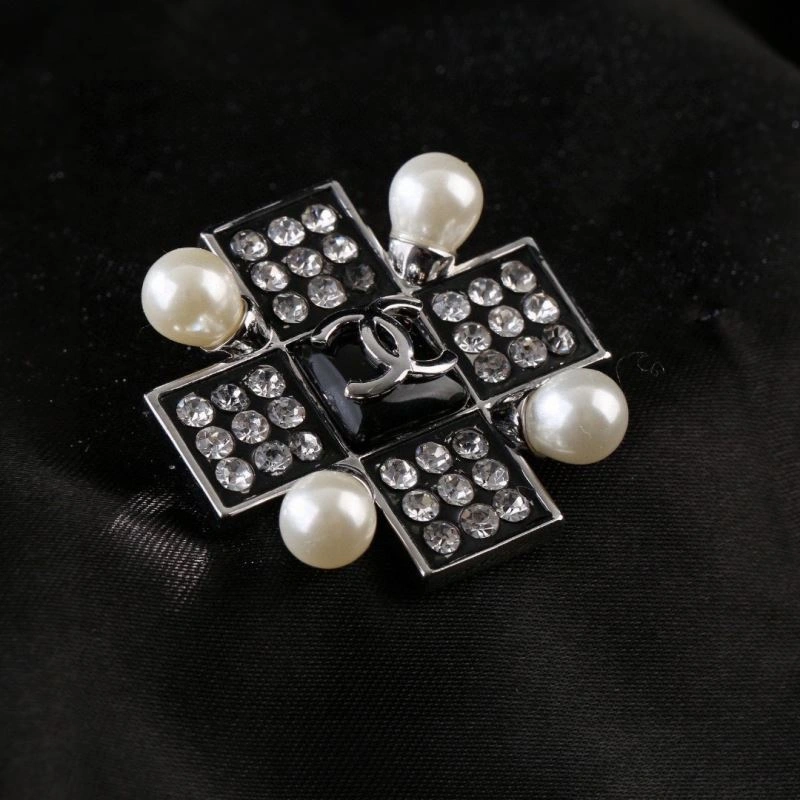 Chanel Brooches Chic 229205