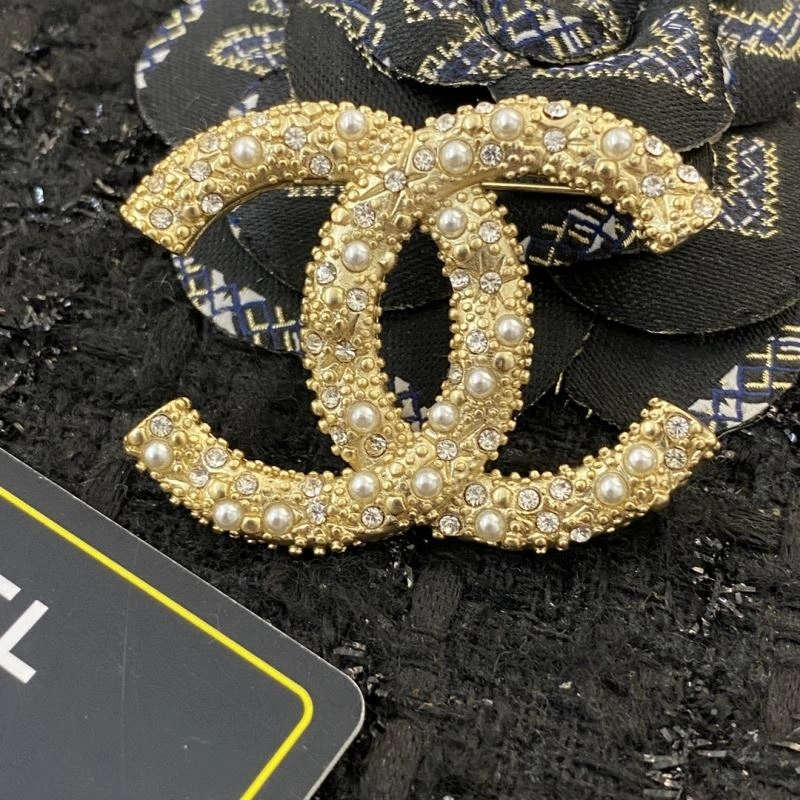 Chanel Brooches Vibrant 229184