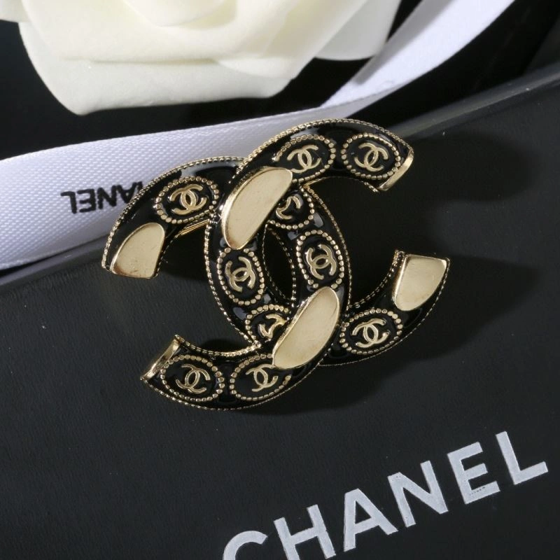 Lightweight Chanel Brooches 229182