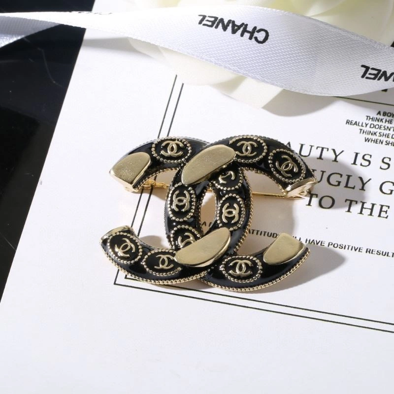 Lightweight Chanel Brooches 229182