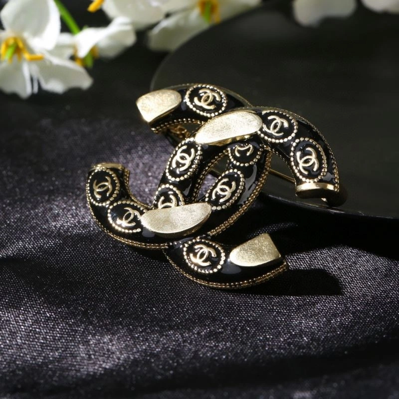 Lightweight Chanel Brooches 229182