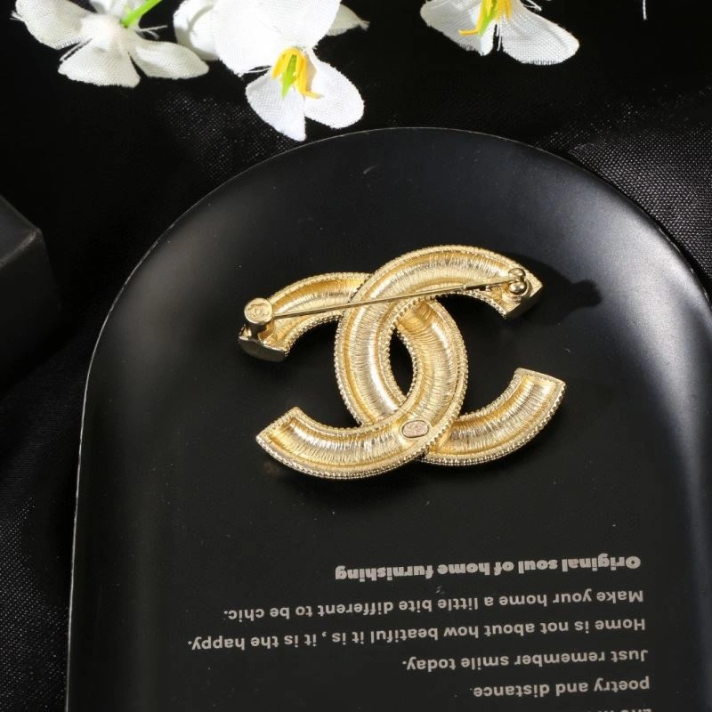 Lightweight Chanel Brooches 229182