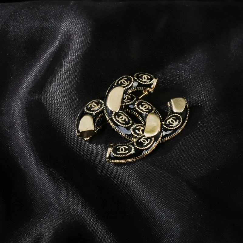Lightweight Chanel Brooches 229182