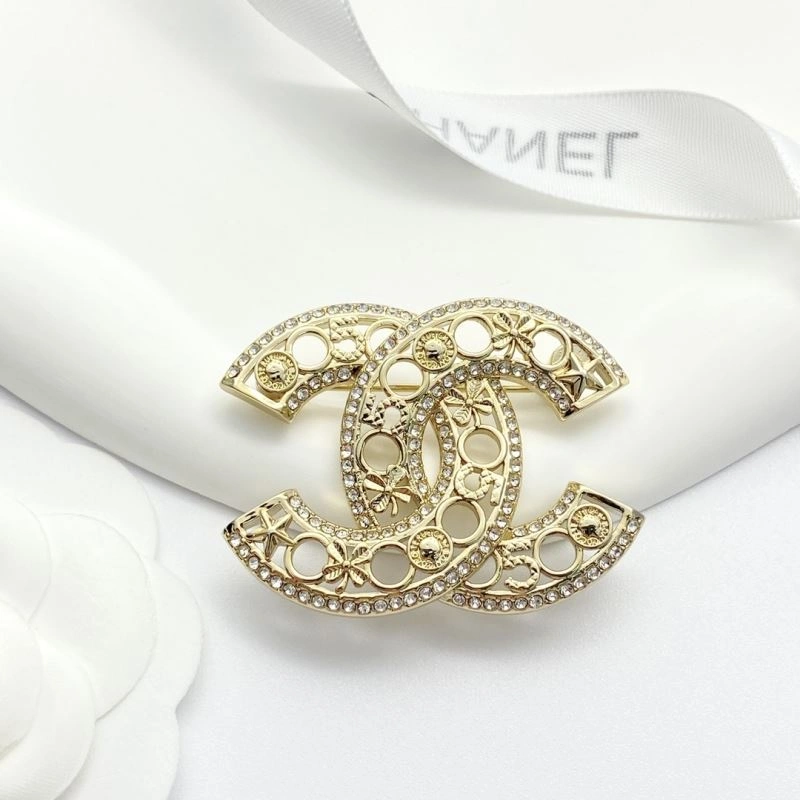 SoftTouch Chanel Brooches 229199