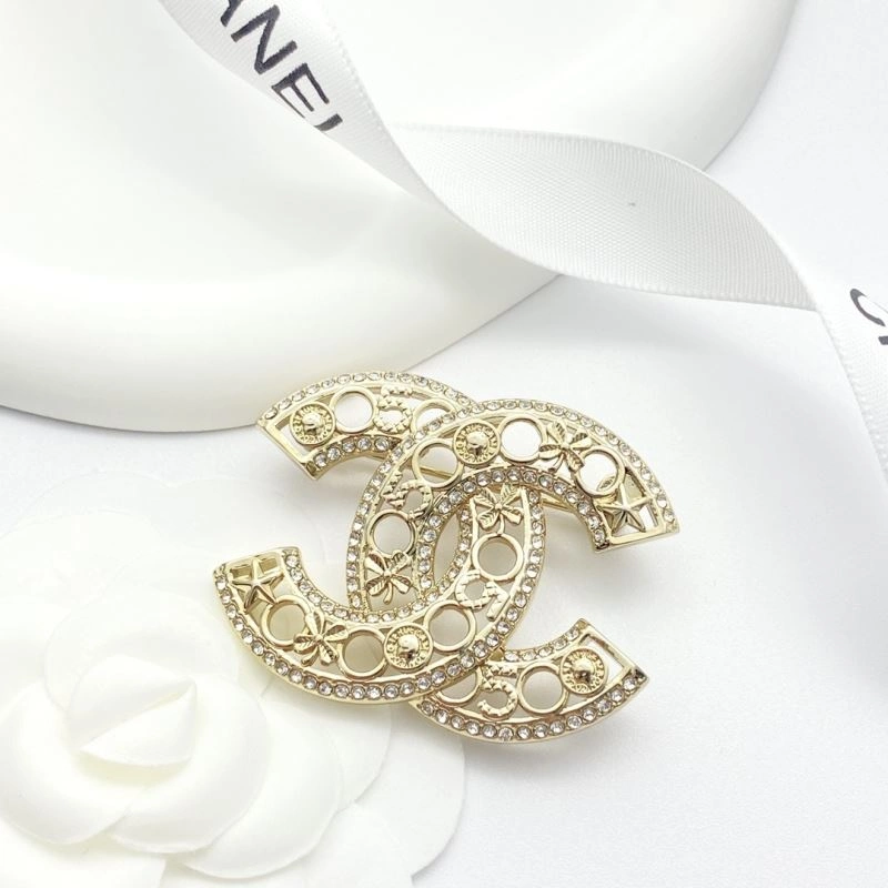 SoftTouch Chanel Brooches 229199