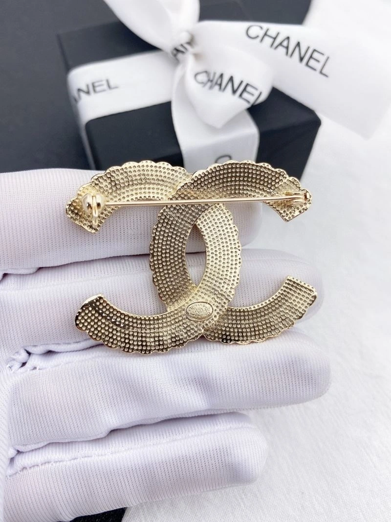Versatile Chanel Brooches 229170