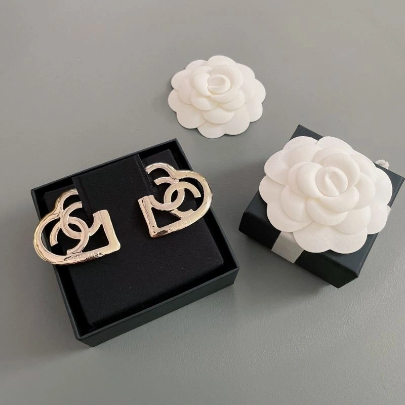 HighPerformance Chanel Brooches 229214