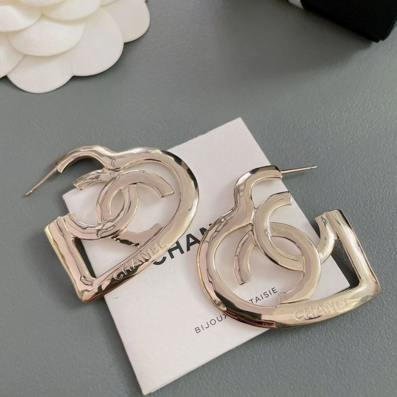 HighPerformance Chanel Brooches 229214