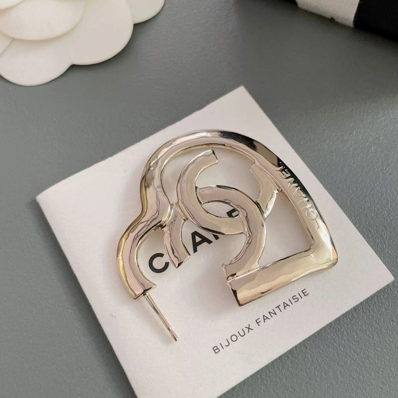 HighPerformance Chanel Brooches 229214