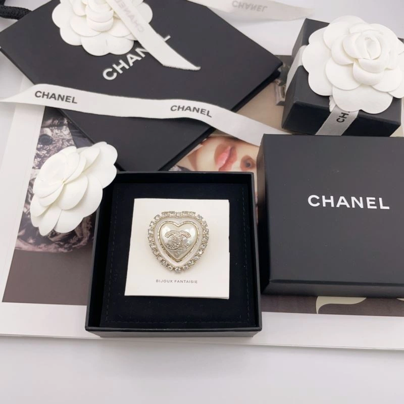 Chanel Brooches Modern 229161