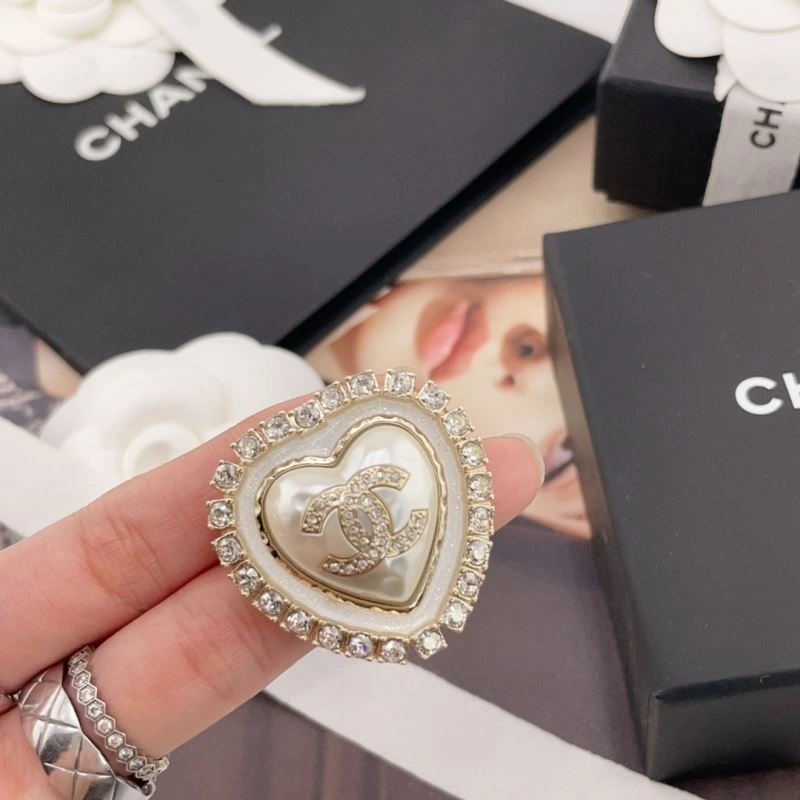 Chanel Brooches Modern 229161
