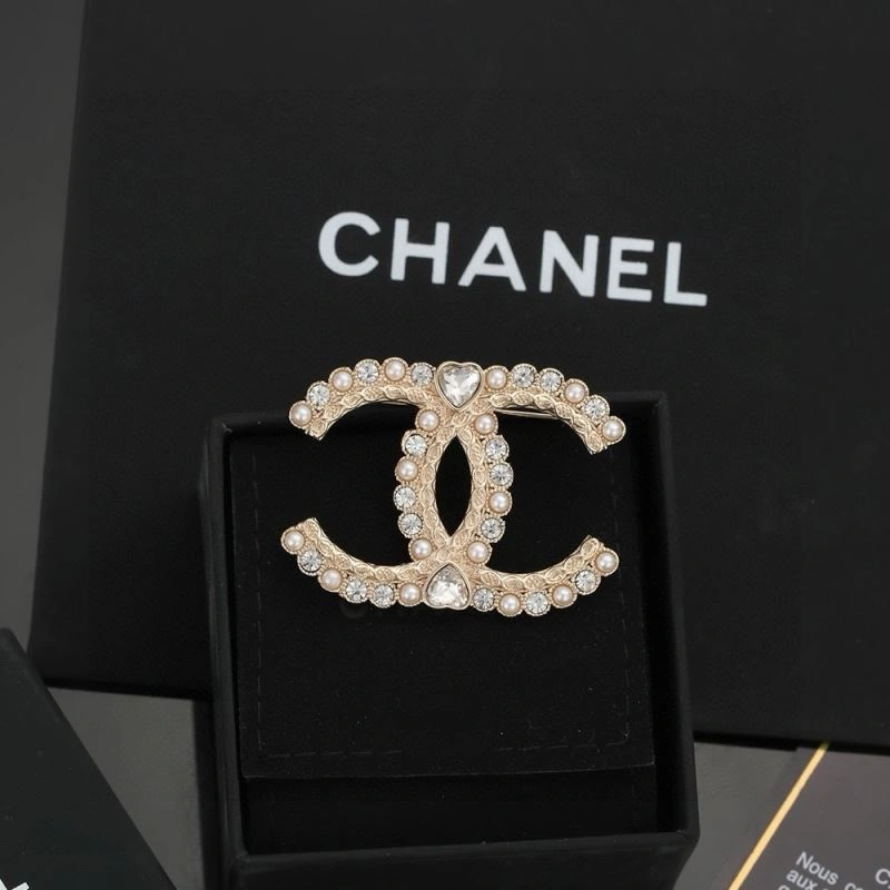 Premium Chanel Brooches 229162
