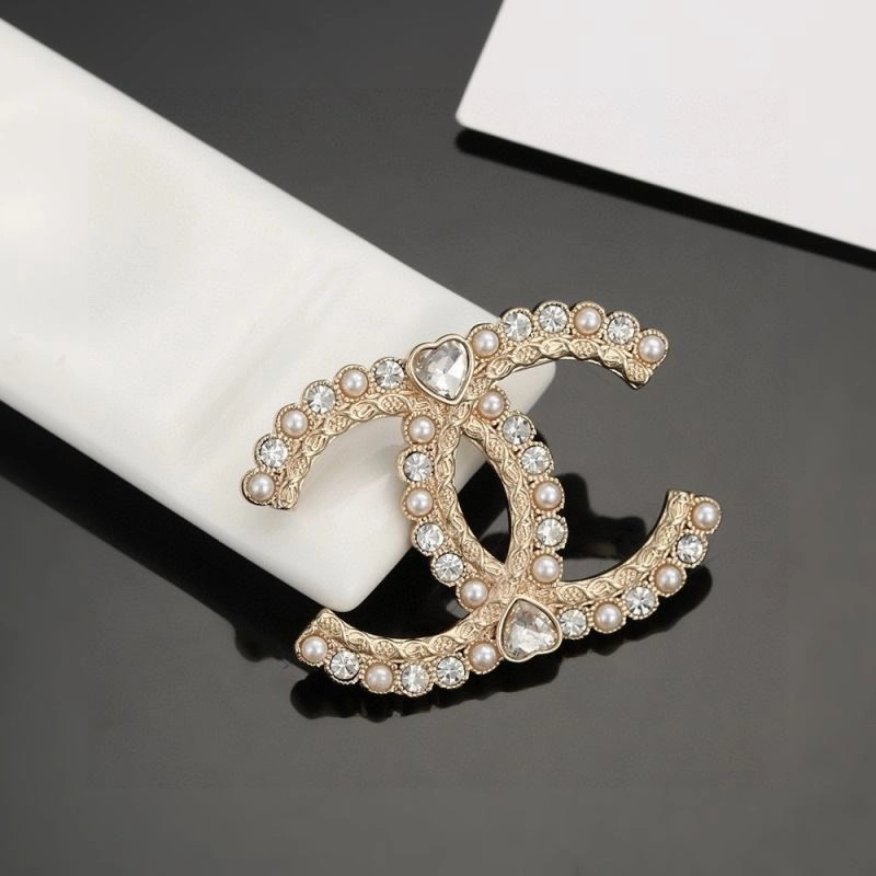 Premium Chanel Brooches 229162