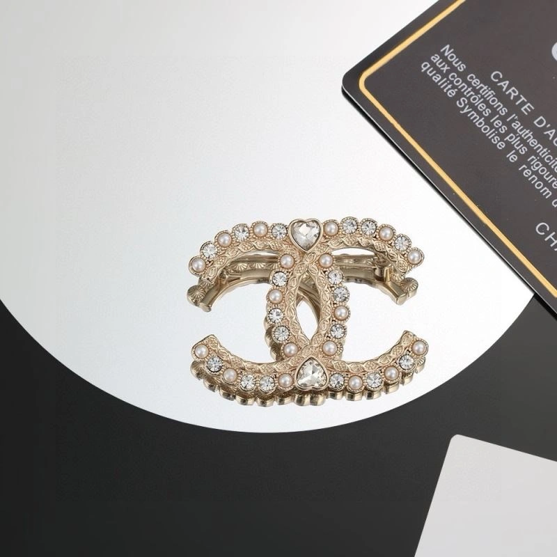 Premium Chanel Brooches 229162