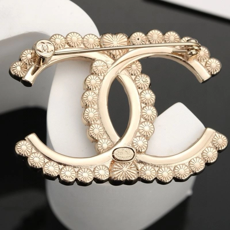Premium Chanel Brooches 229162