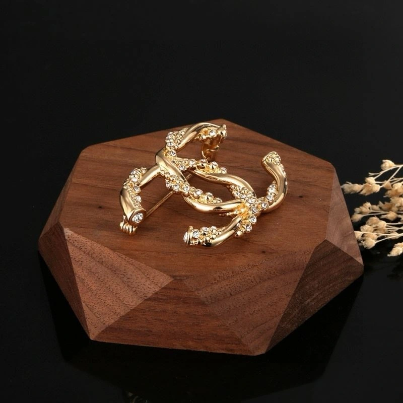 ZipUp Chanel Brooches 229202