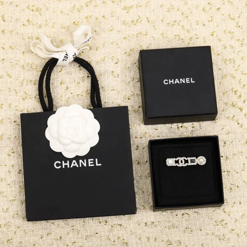 Soft Chanel Brooches 229177