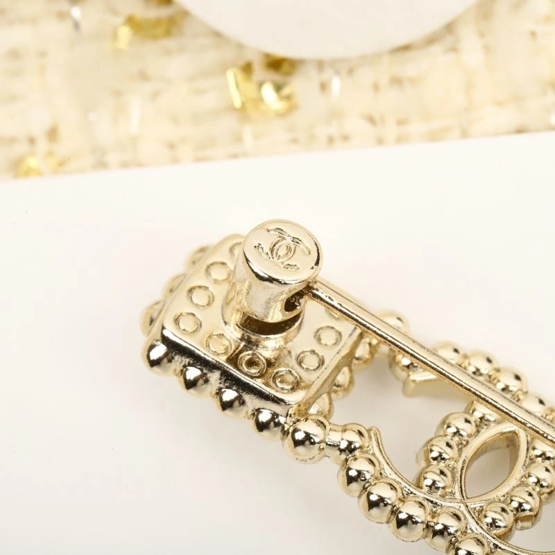 Soft Chanel Brooches 229177