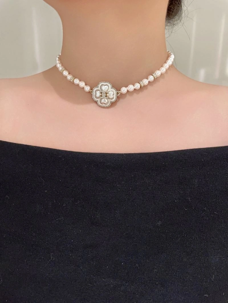 Chanel Brooches Premium 229178