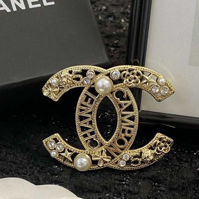 ModernLook Chanel Brooches 229172