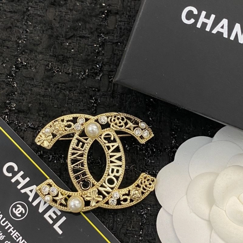 ModernLook Chanel Brooches 229172